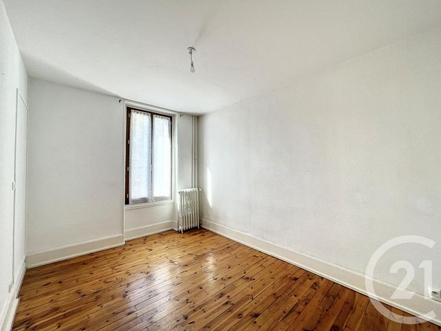 Appartement F4 à louer - 4 pièces - 80.8 m2 - CHATEL GUYON - 63 - AUVERGNE - Century 21 Agence Girard