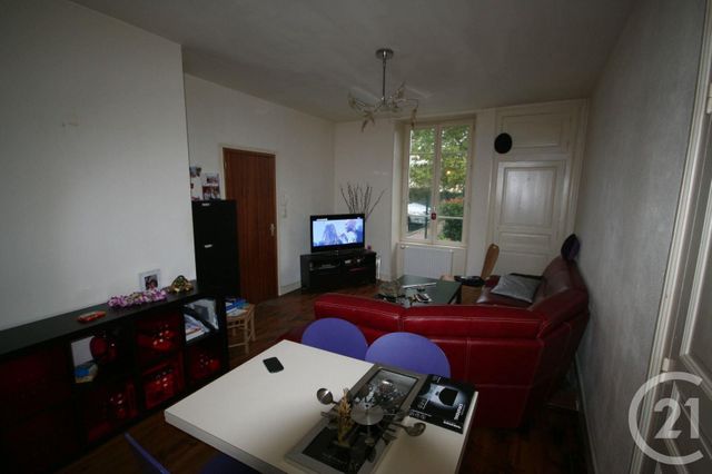 Appartement F2 à louer - 2 pièces - 46.0 m2 - PUY GUILLAUME - 63 - AUVERGNE - Century 21 Agence Girard
