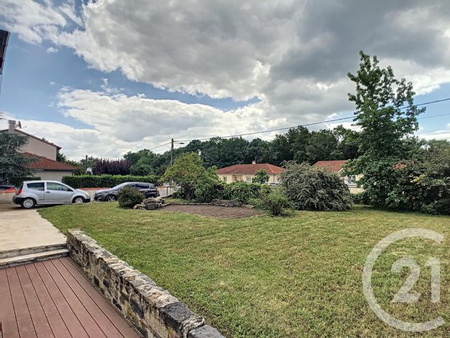 maison à louer - 5 pièces - 128.1 m2 - MOZAC - 63 - AUVERGNE - Century 21 Agence Girard