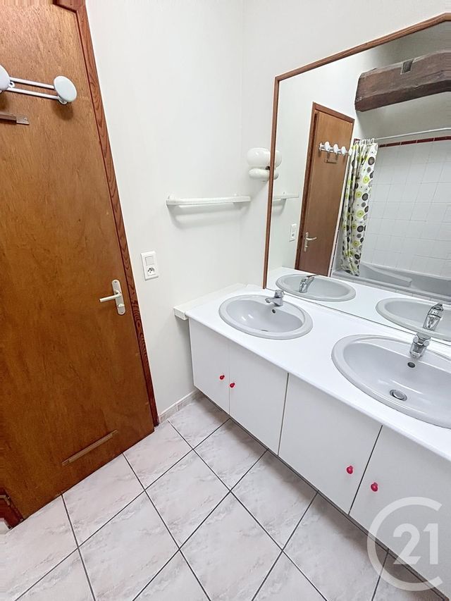 maison à louer - 4 pièces - 77.0 m2 - PROMPSAT - 63 - AUVERGNE - Century 21 Agence Girard