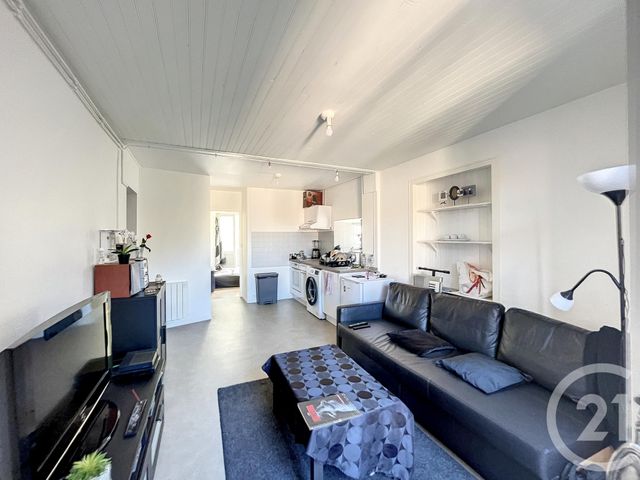 Appartement F2 à louer - 2 pièces - 41.9 m2 - RIOM - 63 - AUVERGNE - Century 21 Agence Girard