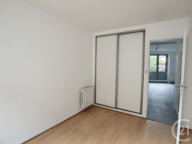 Appartement F2 à louer - 2 pièces - 41.9 m2 - RIOM - 63 - AUVERGNE - Century 21 Agence Girard