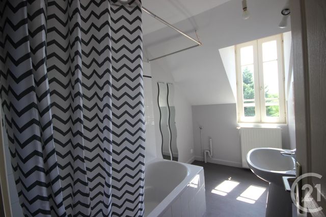 Appartement Duplex à louer - 4 pièces - 94.04 m2 - PUY GUILLAUME - 63 - AUVERGNE - Century 21 Agence Girard