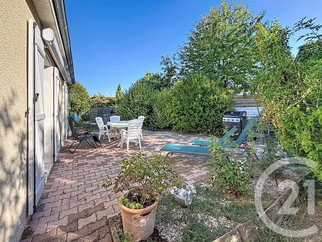maison à vendre - 5 pièces - 100.74 m2 - CHAMBARON SUR MORGE - 63 - AUVERGNE - Century 21 Agence Girard