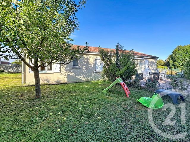 maison à vendre - 5 pièces - 100.74 m2 - CHAMBARON SUR MORGE - 63 - AUVERGNE - Century 21 Agence Girard