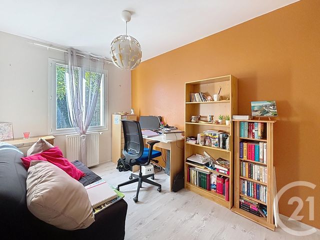 maison à vendre - 5 pièces - 100.74 m2 - CHAMBARON SUR MORGE - 63 - AUVERGNE - Century 21 Agence Girard