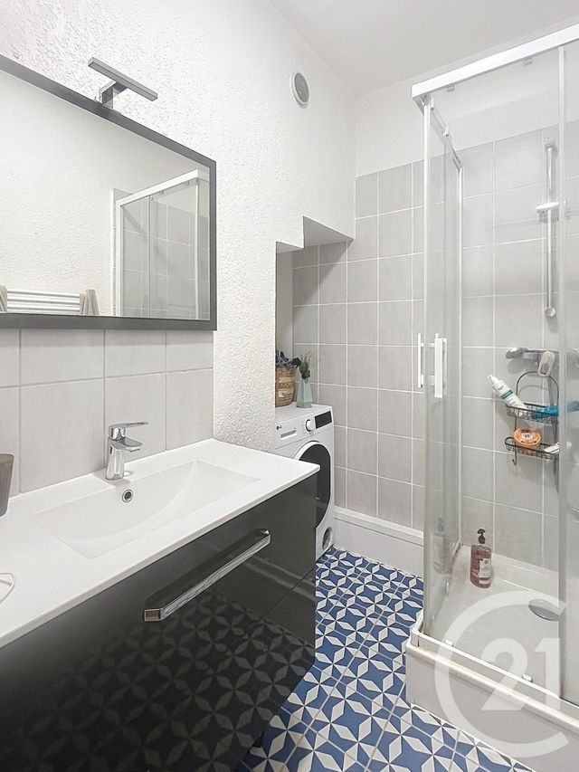 Appartement F3 à louer - 3 pièces - 59.08 m2 - RIOM - 63 - AUVERGNE - Century 21 Agence Girard