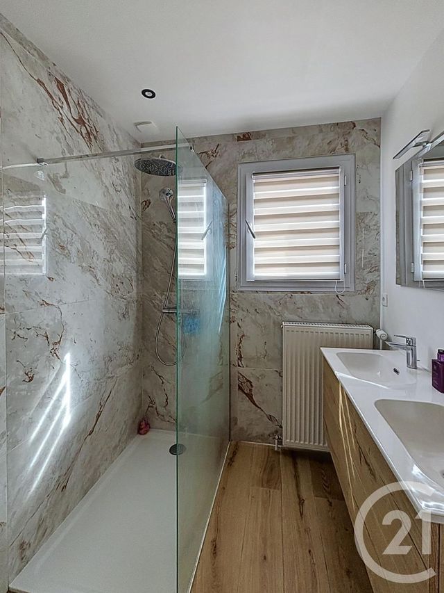 maison à vendre - 5 pièces - 105.5 m2 - RIOM - 63 - AUVERGNE - Century 21 Agence Girard