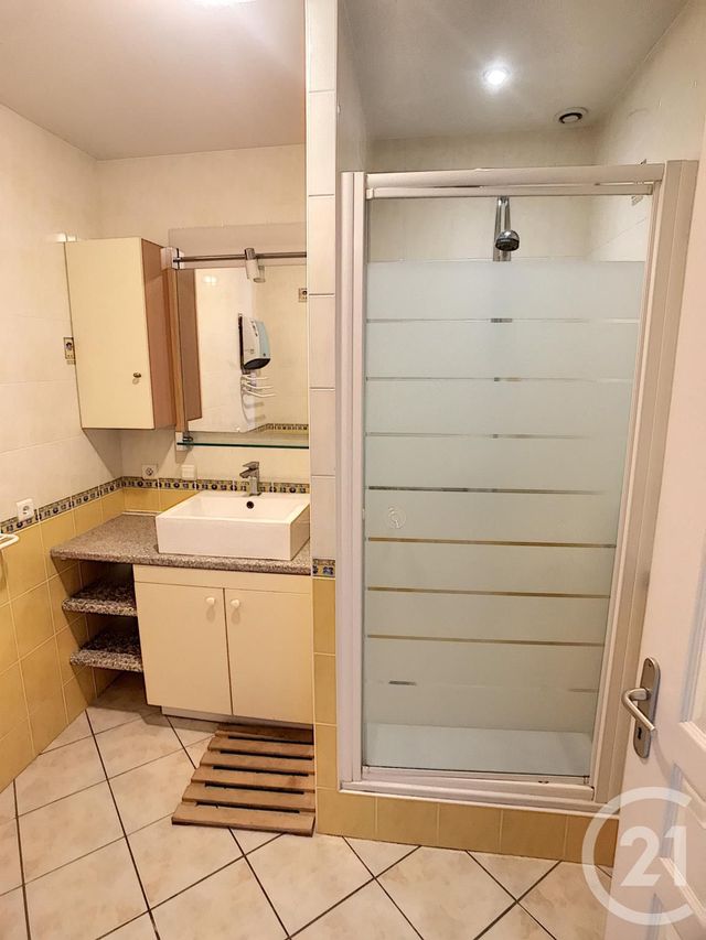 Appartement F3 à louer - 3 pièces - 64.79 m2 - BLANZAT - 63 - AUVERGNE - Century 21 Agence Girard
