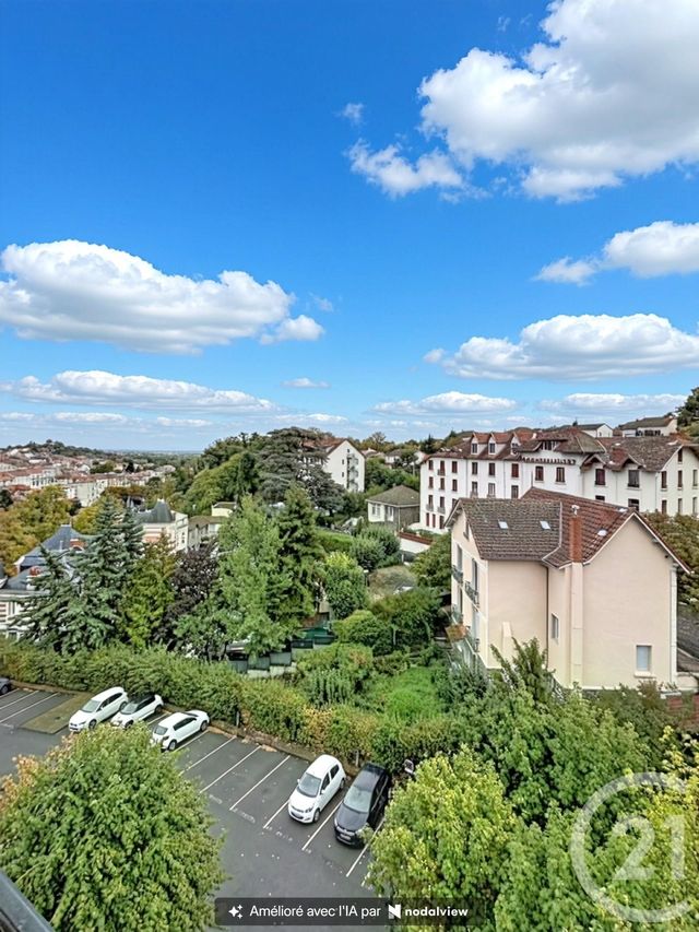 Appartement F1 bis à vendre - 2 pièces - 48.1 m2 - CHATEL GUYON - 63 - AUVERGNE - Century 21 Agence Girard