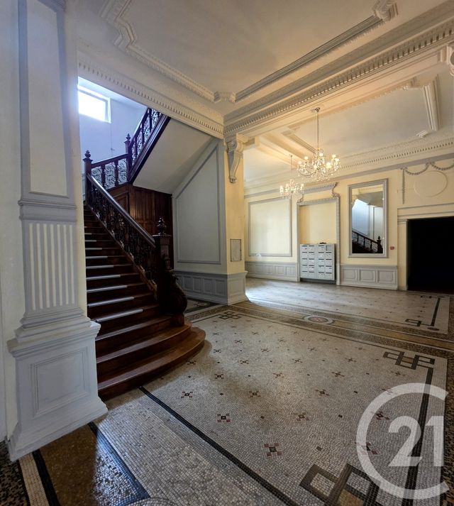 Appartement F1 bis à vendre - 2 pièces - 48.1 m2 - CHATEL GUYON - 63 - AUVERGNE - Century 21 Agence Girard