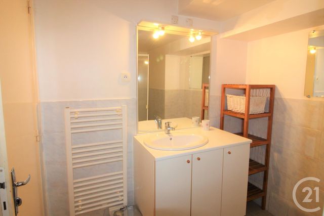 Appartement F2 à louer - 2 pièces - 48.05 m2 - VOLVIC - 63 - AUVERGNE - Century 21 Agence Girard