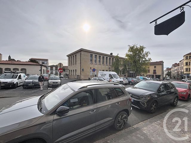 Appartement Local à vendre - 1 pièce - 25.0 m2 - RIOM - 63 - AUVERGNE - Century 21 Agence Girard