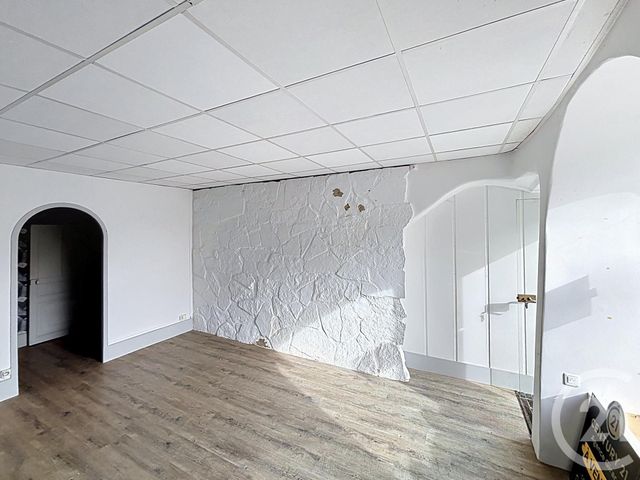 Appartement Local à vendre - 1 pièce - 25.0 m2 - RIOM - 63 - AUVERGNE - Century 21 Agence Girard
