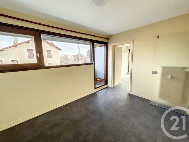 Appartement F4 à louer - 4 pièces - 98.46 m2 - RIOM - 63 - AUVERGNE - Century 21 Agence Girard