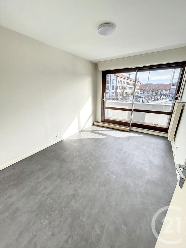 Appartement F4 à louer - 4 pièces - 98.46 m2 - RIOM - 63 - AUVERGNE - Century 21 Agence Girard