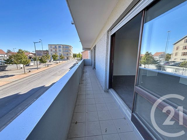 Appartement F4 à louer - 4 pièces - 98.46 m2 - RIOM - 63 - AUVERGNE - Century 21 Agence Girard