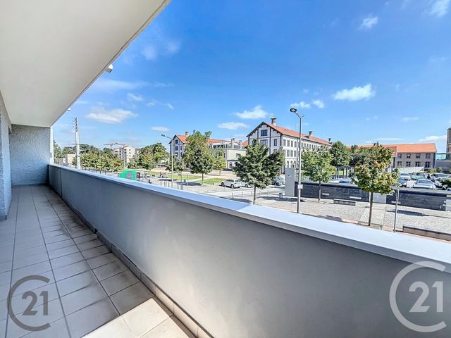 Appartement F4 à louer - 4 pièces - 98.46 m2 - RIOM - 63 - AUVERGNE - Century 21 Agence Girard