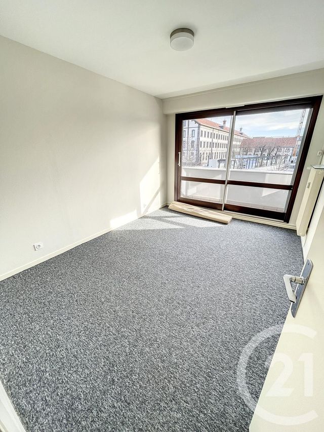 Appartement F4 à louer - 4 pièces - 98.46 m2 - RIOM - 63 - AUVERGNE - Century 21 Agence Girard
