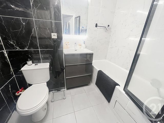 Appartement F2 à louer - 2 pièces - 45.13 m2 - GERZAT - 63 - AUVERGNE - Century 21 Agence Girard