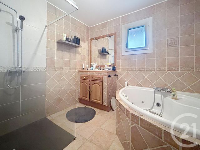 maison à vendre - 5 pièces - 127.0 m2 - THURET - 63 - AUVERGNE - Century 21 Agence Girard