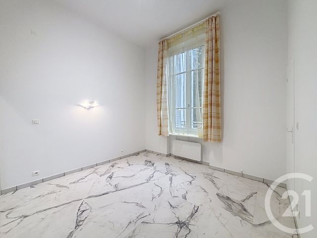 Appartement F1 à louer - 1 pièce - 21.0 m2 - CHATEL GUYON - 63 - AUVERGNE - Century 21 Agence Girard