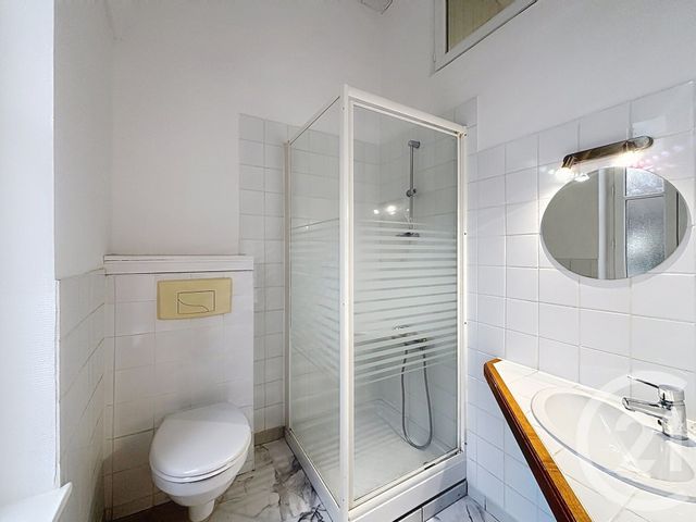 Appartement F1 à louer - 1 pièce - 21.0 m2 - CHATEL GUYON - 63 - AUVERGNE - Century 21 Agence Girard