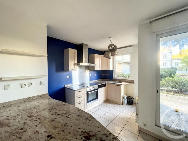 Appartement F2 à louer - 2 pièces - 43.02 m2 - RIOM - 63 - AUVERGNE - Century 21 Agence Girard