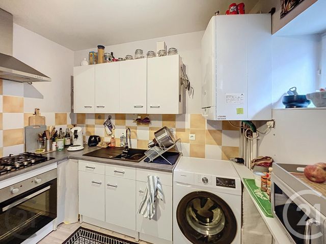 Appartement F3 à louer - 3 pièces - 52.43 m2 - VOLVIC - 63 - AUVERGNE - Century 21 Agence Girard