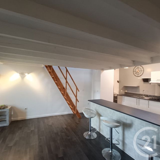 Appartement F2 à louer - 3 pièces - 63.11 m2 - RIOM - 63 - AUVERGNE - Century 21 Agence Girard